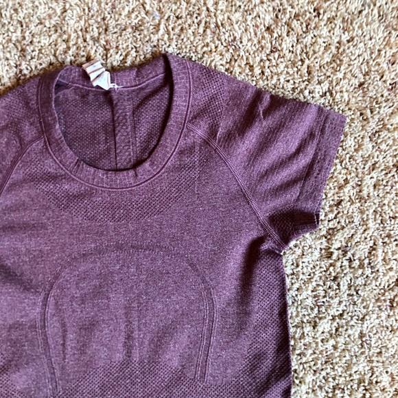 Lululemon Swiftly Tech Short Sleeve Crew Top Heathered Bordeaux Drama Size 2 - Picture 6 of 15